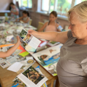 Artystyczne lato - warsztaty plastyczne prowadzone wPracowni Plastycznej Kredka w MGOK w Uniejowie.